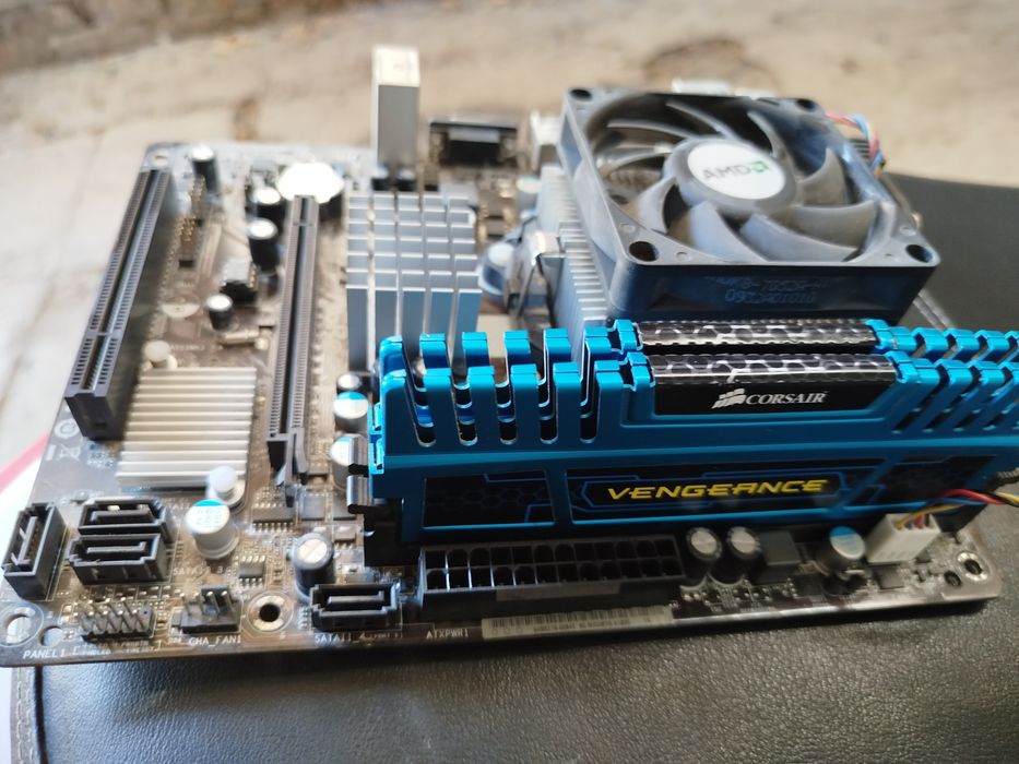 Материнская Плата ASRock 960GM-VGS3