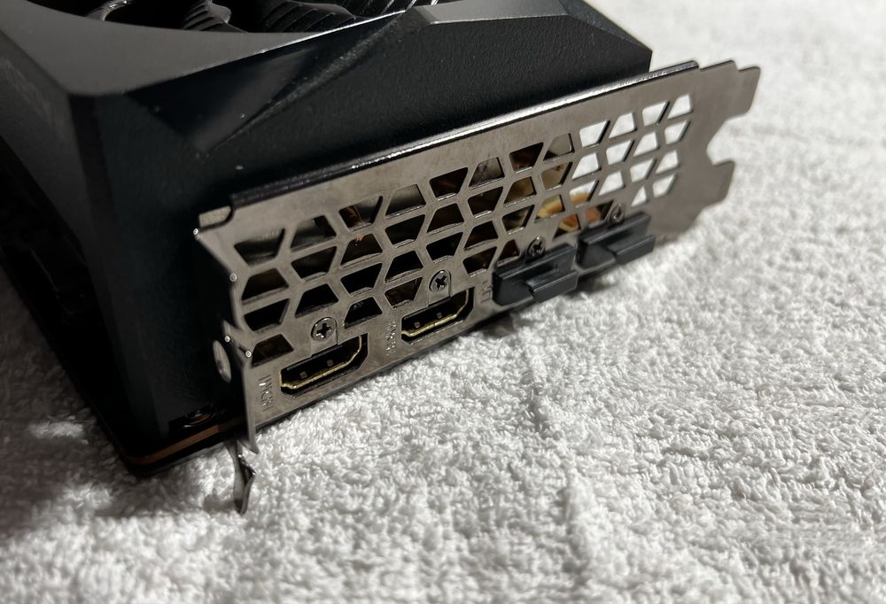 Видеокарта Gigabyte RX6800XT, 16gb ( Не рабочая )