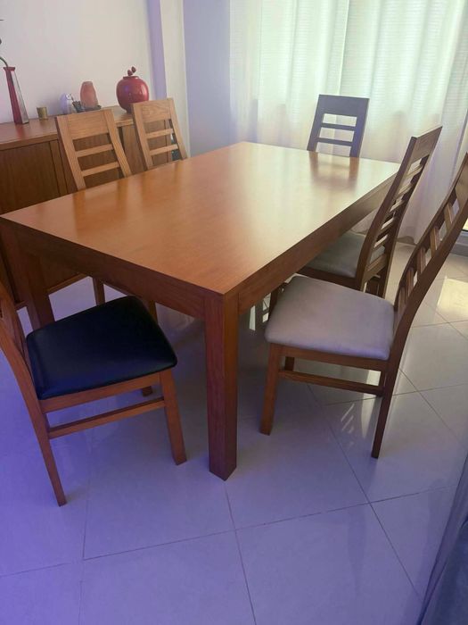 Mesa de jantar em cerejeira com 6 cadeiras