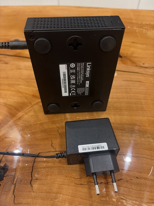 Switch Linksys lgs105
