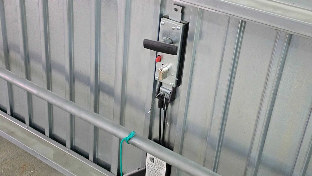 2 Portões Basculantes de Garagem