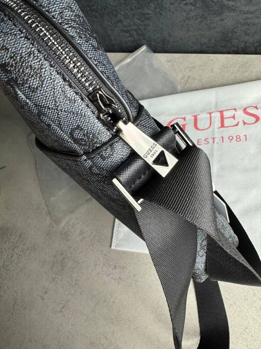 Сумка чоловіча Guess