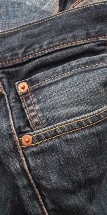 Levis calças 2 como novas