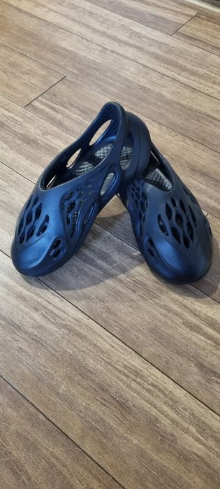 Кроссовки ,тапочки резиновые adidas yeezy foam runner стелька 23-24 см