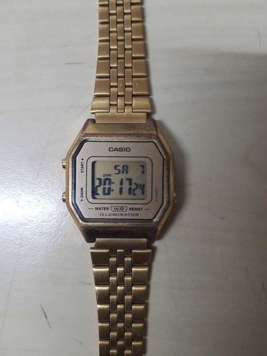 Zegarek nareczny Casio LA680WE ILLUMINATOR 3284 maly damski meski unisex modul 3284 zgrabny podswietlenie kolor zloty