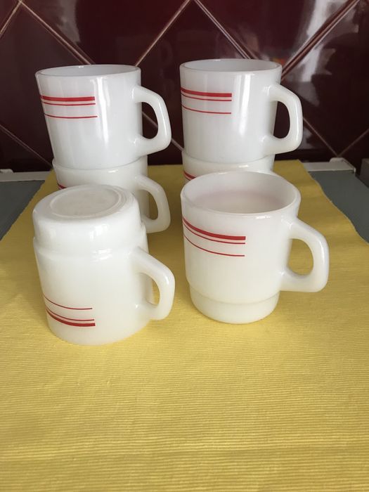 Chaves em ferro e outras peças antigas