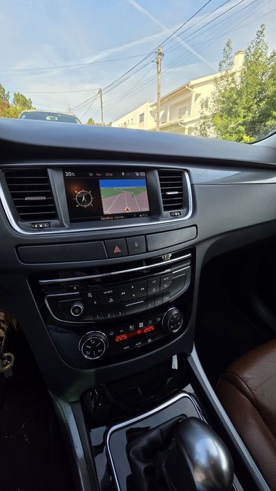 Peugeot 508 SW 2011