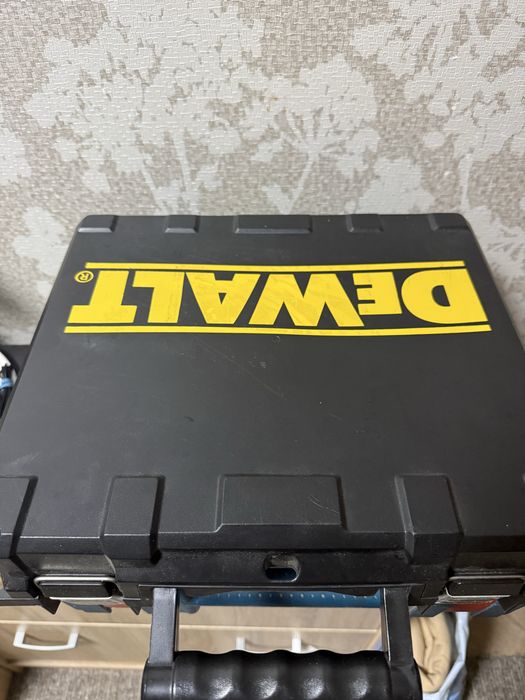 Dewalt DC727 шуроповерт