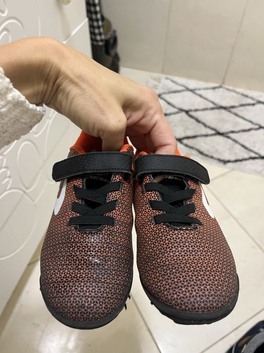 Дитячі футбольні бутси 29 розмір demix Нові!устілка 18 см