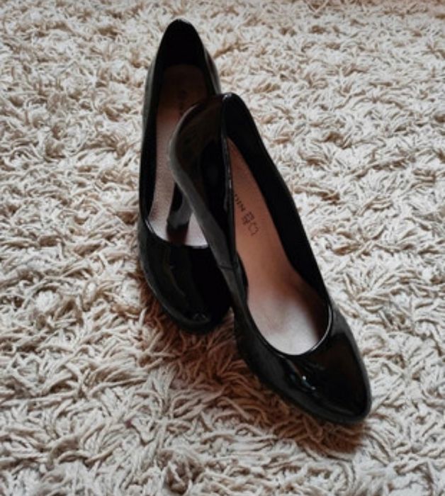 Szpilki. Buty na obcasie.