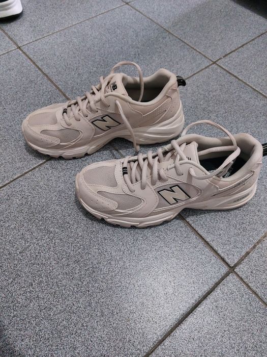 Sapatilhas new balance bege