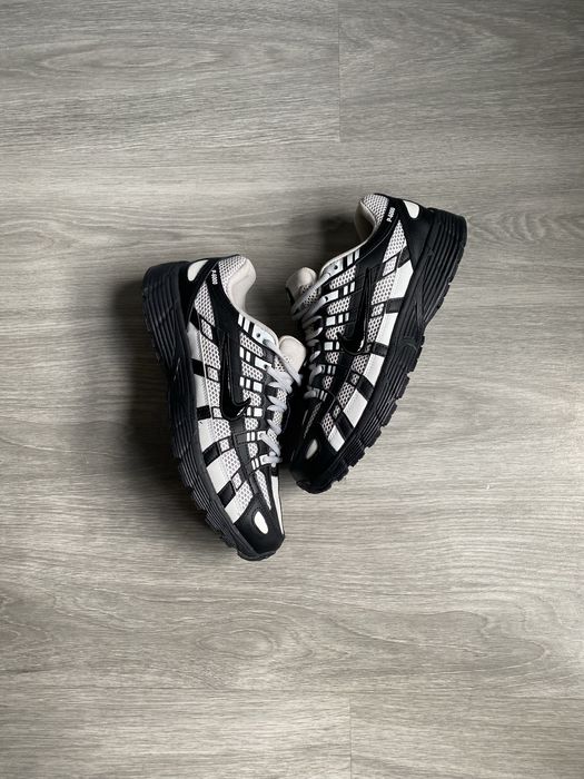 P6000 Black and white