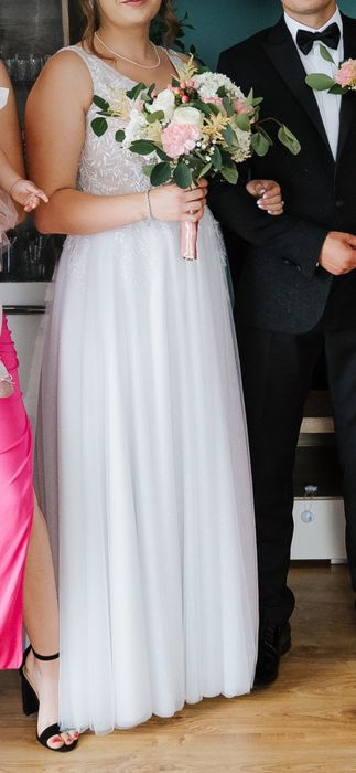 Sprzedam suknię ślubną i 2 welony