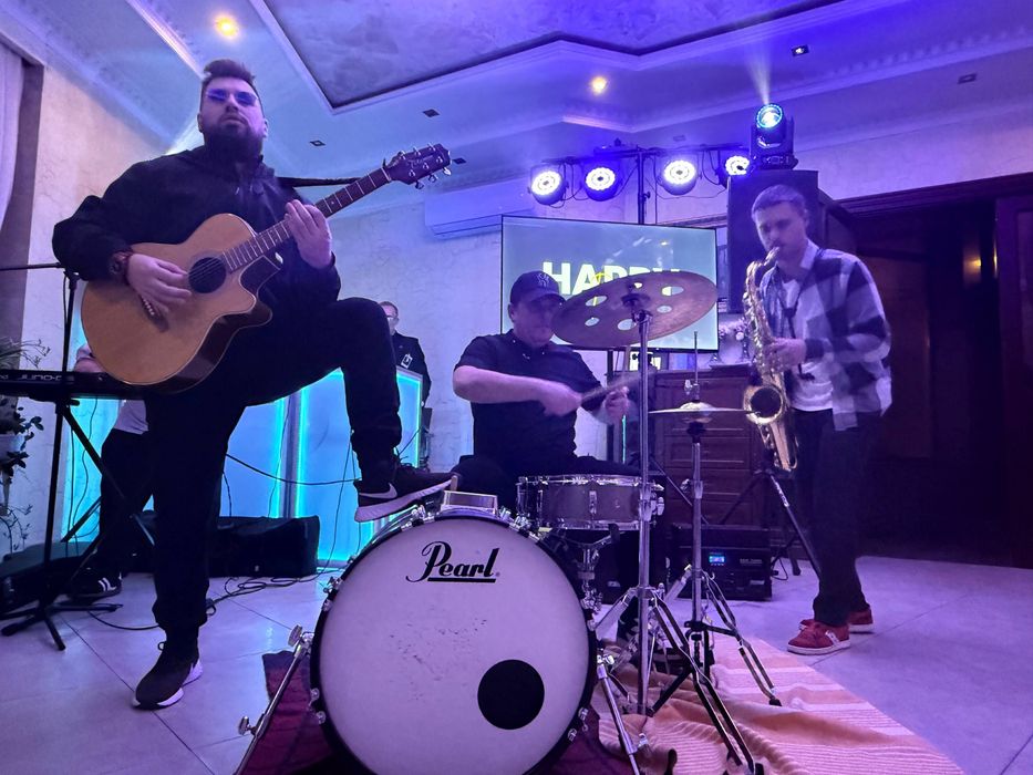 Уроки гри на гітарі, бас-гітарі, барабанах, з вокалу та інш.