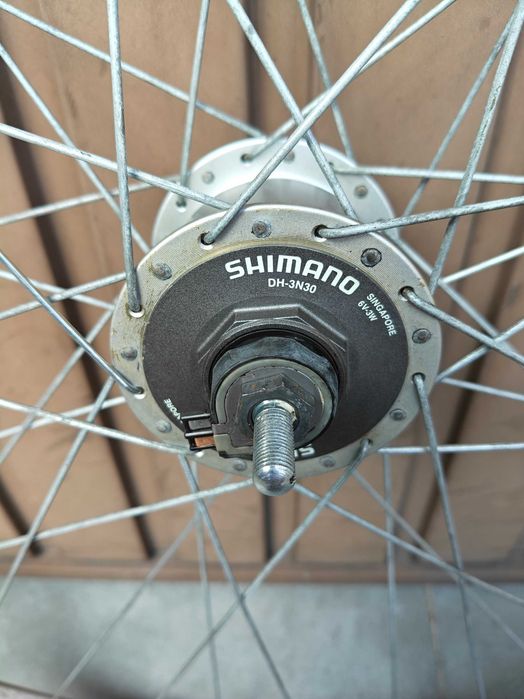 Koło obręcz przód 28 cali dynamo Shimano