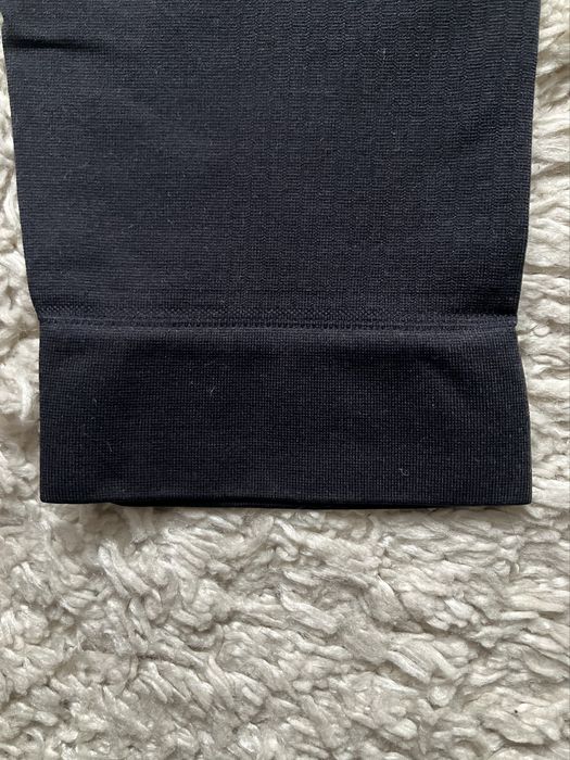 Nowe modelujące legginsy bezszwowe black push up strong point XS/S