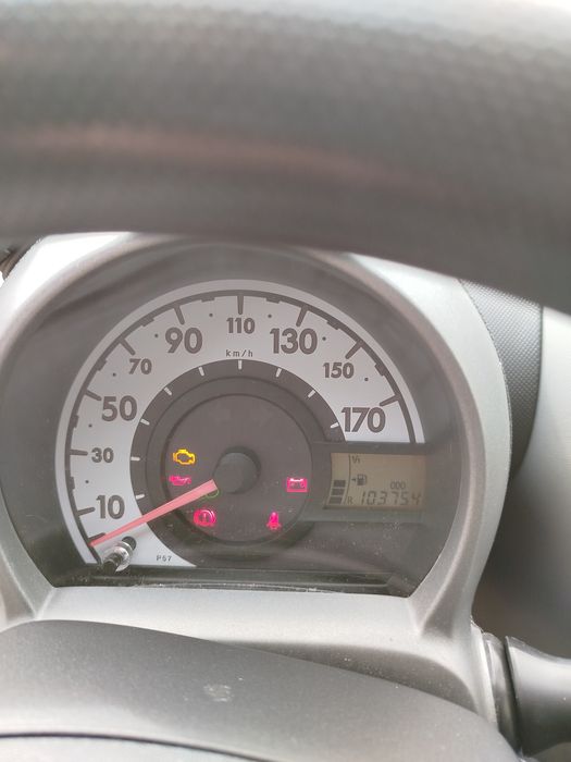 Peugeot 107 2010 rok