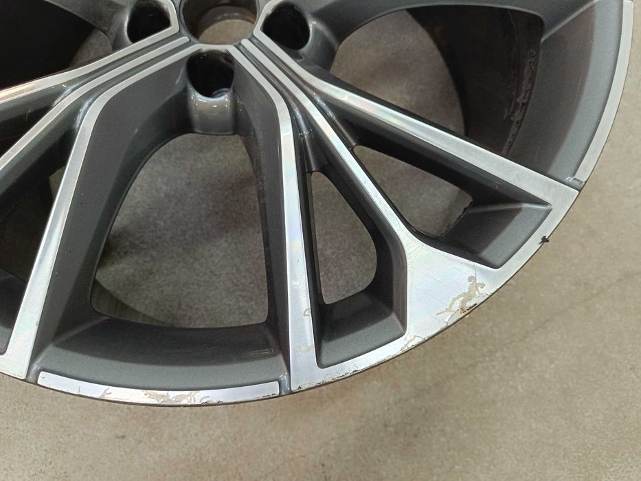 Felga Audi Q8 SQ8 SQ7 10x21 ET20 5x112
