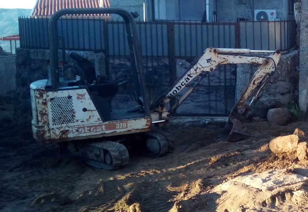 Mini Giratória BOBCAT