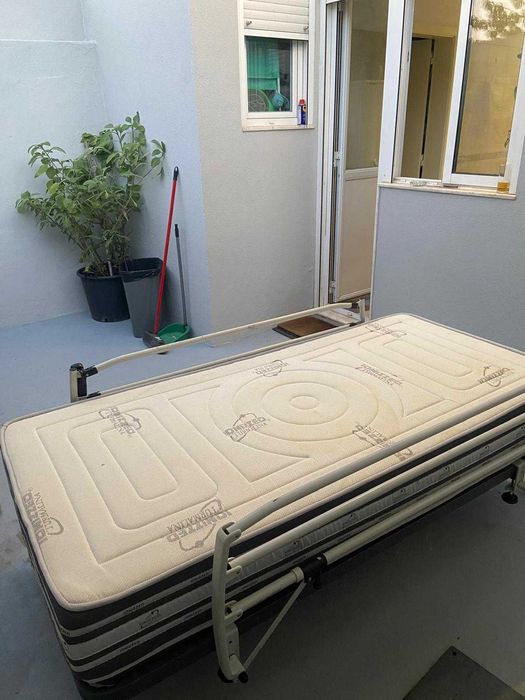 Cama articulada com colchão