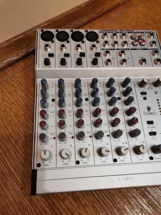 Микшер микшерный пульт Behringer MX802A