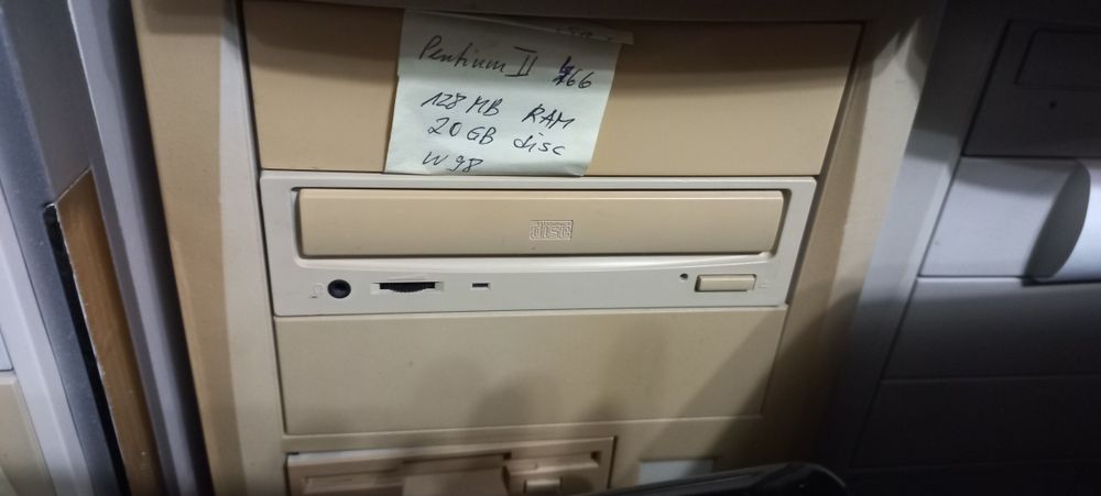 Computadores completos a funcionar64862215891073122