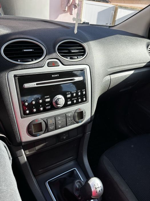 Ford focus 1.6 110 cv — photo 5