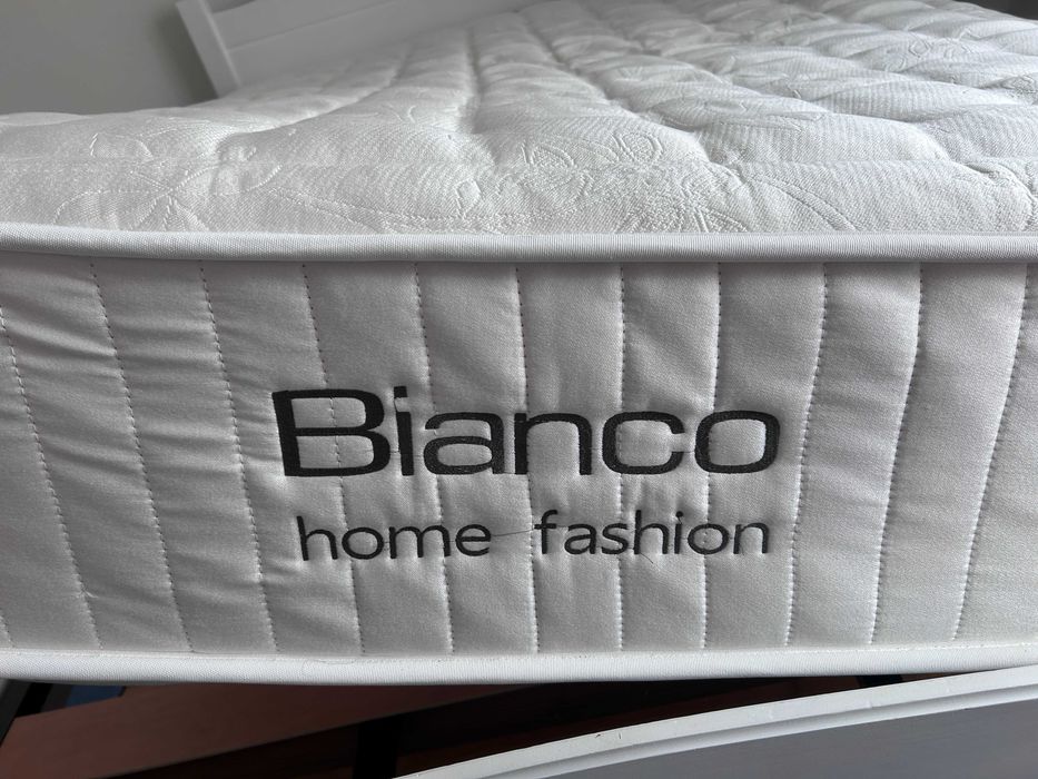 Colchão de casal (195 cm x 140 cm)