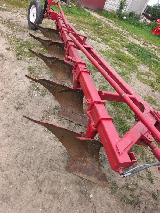 Pługi,pług 5 skibowy