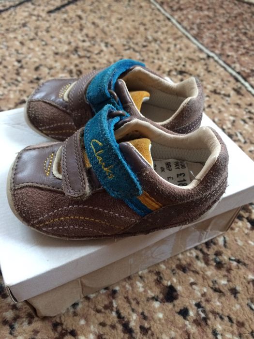 Дитячі кросівочки Clarks