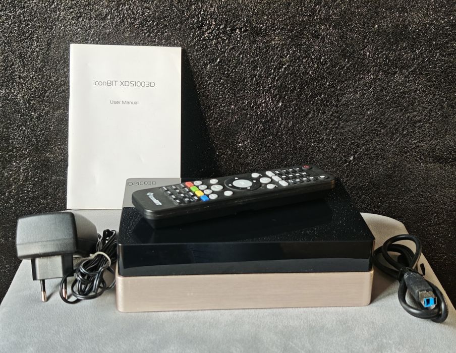 Odtwarzacz multimedialny iconBIT XDS1003D 3D Full HD pilot, zestaw
