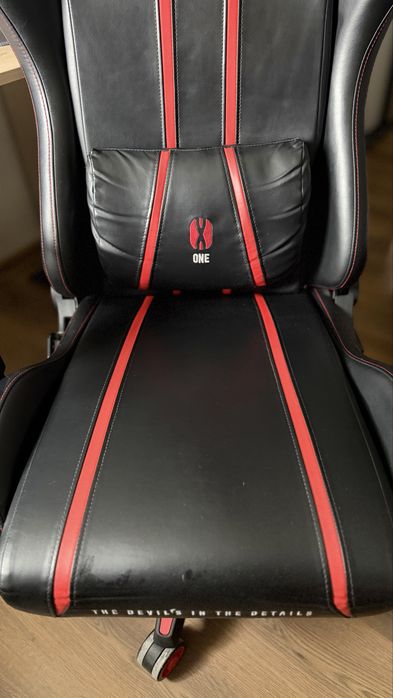 Fotel gamingowy Diablo X-One 2.0 King Size, czarno-czerwony