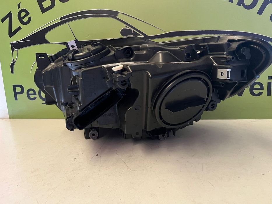 Bmw 1 F20 - Farol LED Bi-Xenon (novo/Hella) - FF860