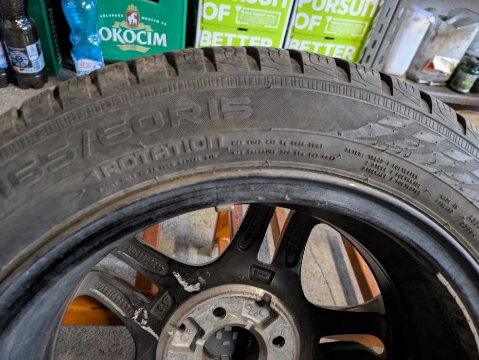 Felgi 4x100 z oponami zimowymi.