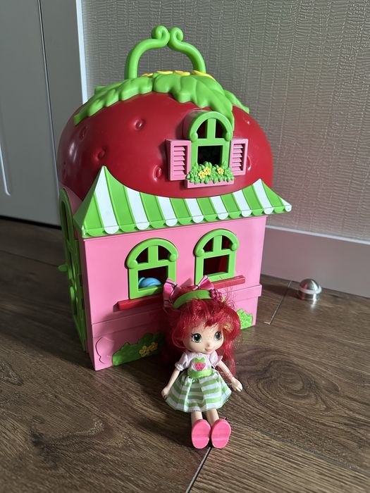 Ягодный домик с куклой Шарлотта Земляничка Strawberry Shortcake