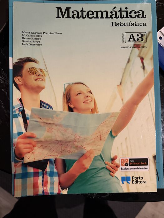 Livros escolares impecáveis