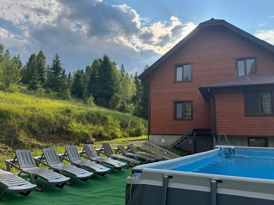 Здається котедж "Good House" у с.Плав'я