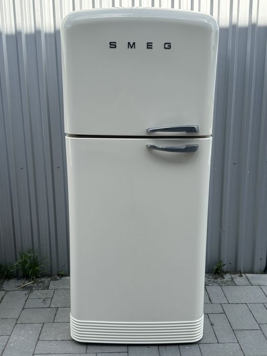 Широкий ретро холодильник Smeg FAB50PS