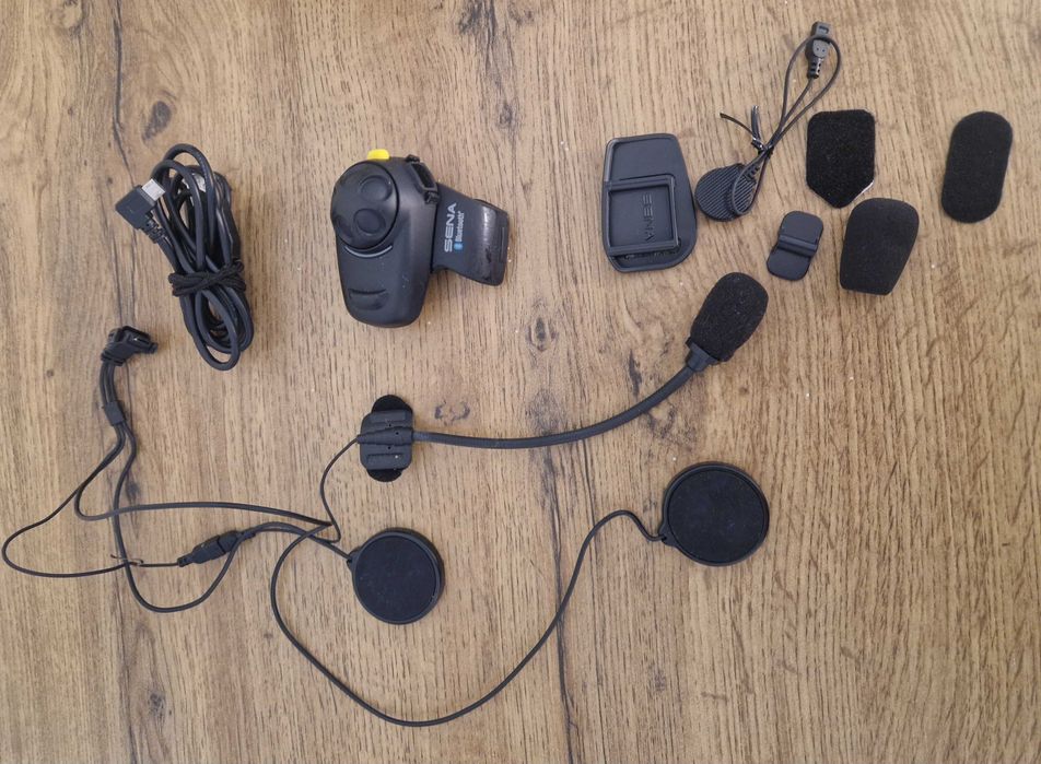 Sena SMH5 FM Bluetooth motorcycle helmet communication system