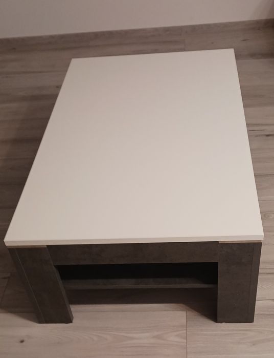 Komplet szafek ze stolikiem