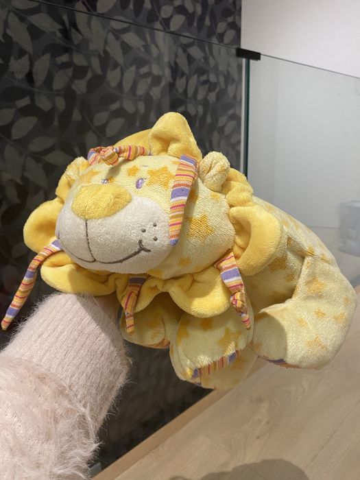 Mięciutki  pluszowy lew grzechotka