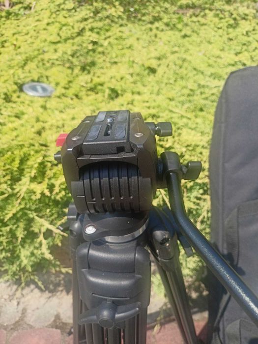 Statyw video WEIFENG z głowicą olejową + torba – stan niemal jak nowy