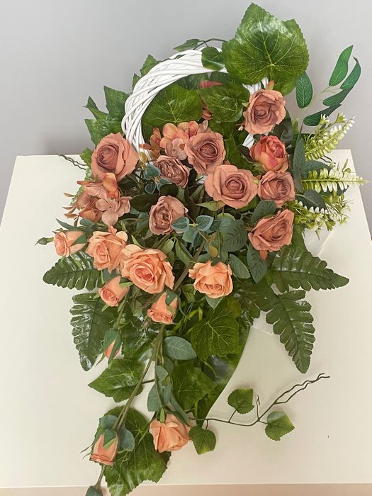 Wiązanka stroik  herbaciane róże Dzień Matki