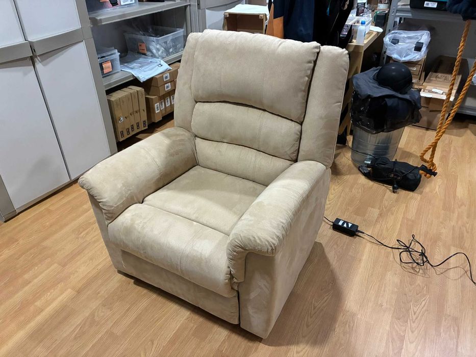 Poltrona elétrica reclinável - Como nova