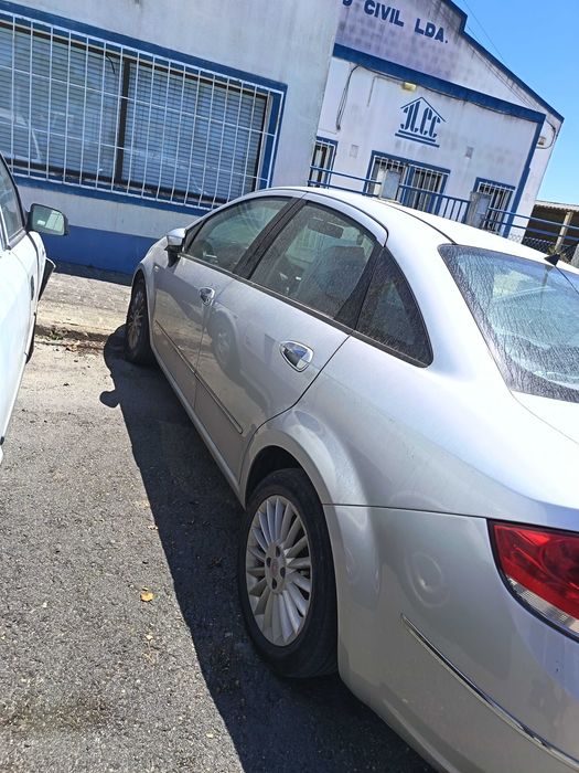 `Fiat Linea 1.3 Multijet 2008 Avariado - Pa Peças` - *Preço*: `1700`*Negociável*: ` - *A- * *Nº de portas*: `5` - *Cor*: `PrataVENDO