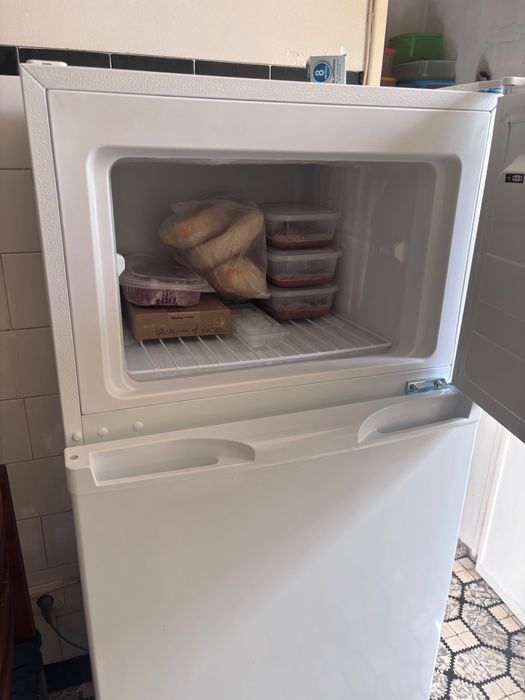 Frigorífico pequeno, 4 meses de compra