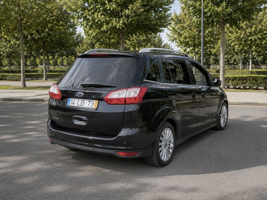 Ford Grand C-Max Titanium 1.6 tdci (7 lugares)
