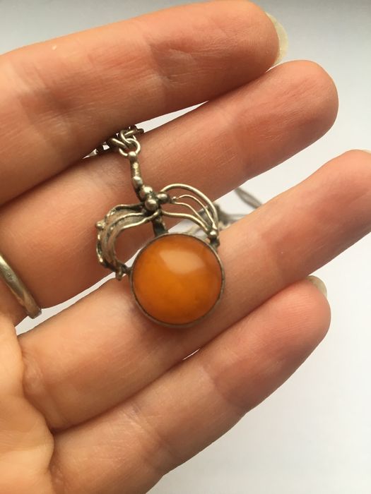 Stary wisior, łancuszek z bursztynem srebro 800