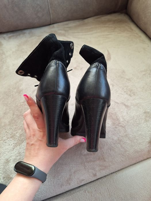 Продам кожанные сапоги Весна Шкіряні