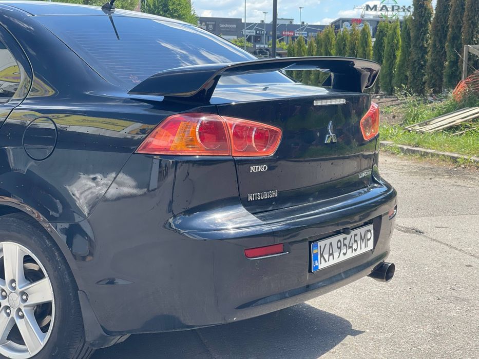 Mitsubishi lancer